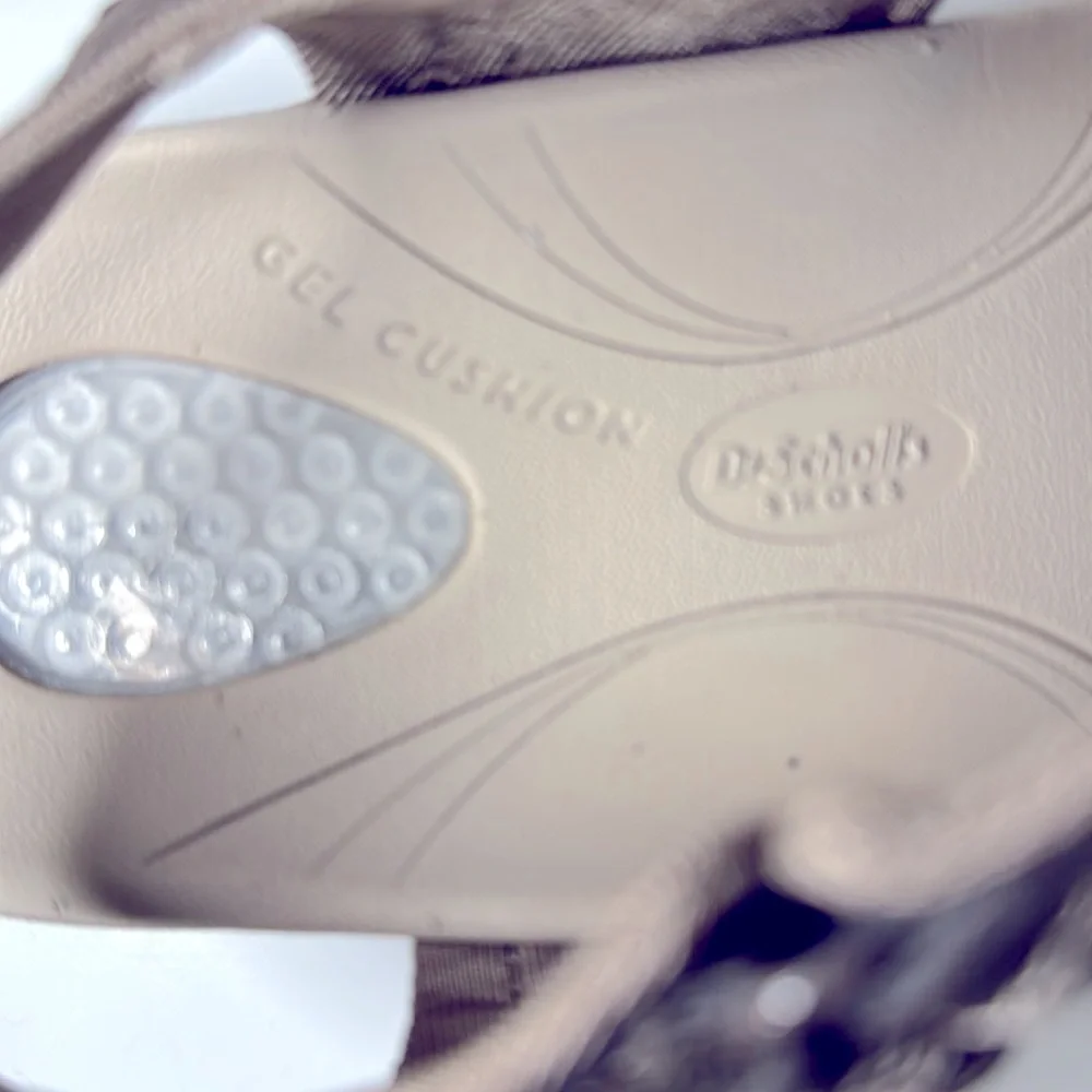 Dr Scholl’s Gel Cushion Women's Gray Sandals  Size 7.5 Velcro Closure - Picture 3 of 10